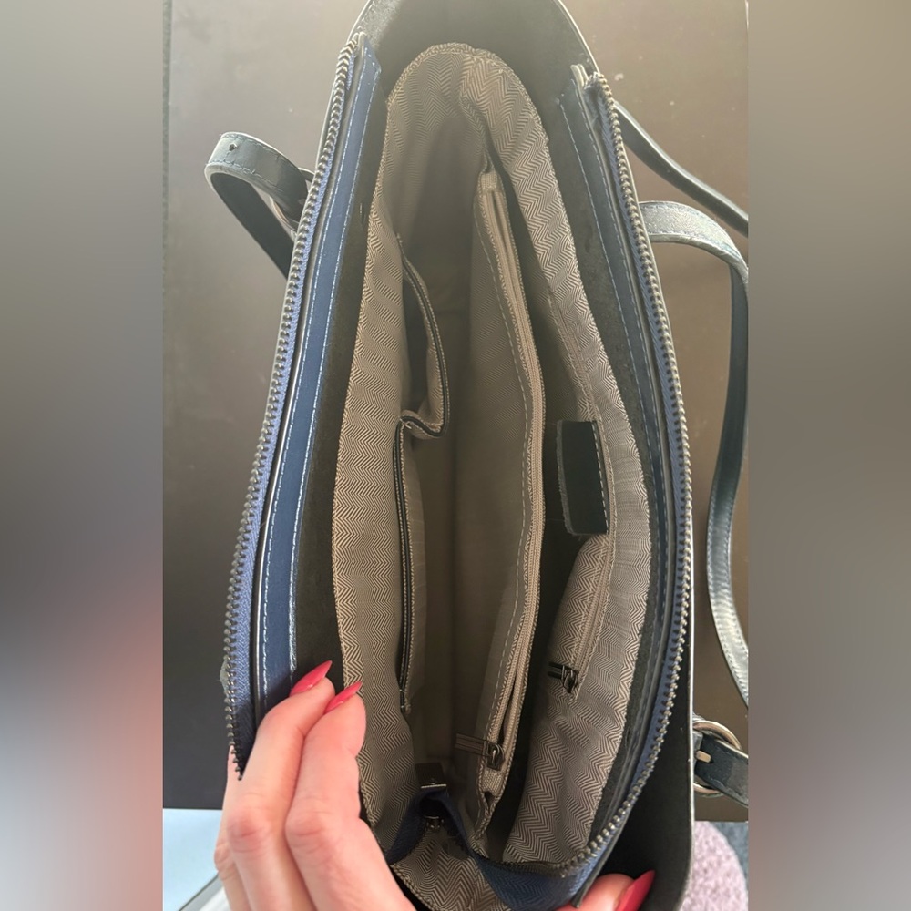 MDBM Navy Tote - Picture 2 of 6